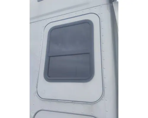 KENWORTH T680 DOOR, COMPARTMENT