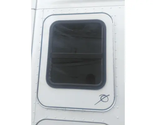 KENWORTH T680 DOOR, COMPARTMENT