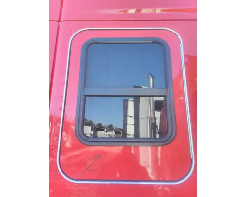 KENWORTH T680 DOOR, COMPARTMENT