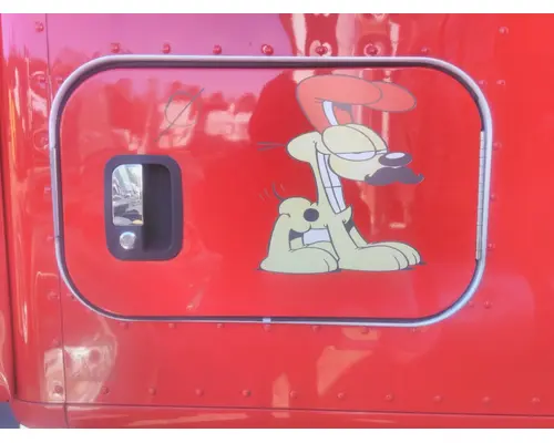 KENWORTH T680 DOOR, COMPARTMENT