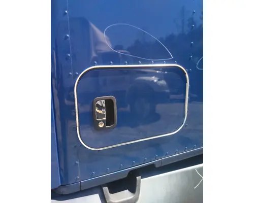 KENWORTH T680 DOOR, COMPARTMENT