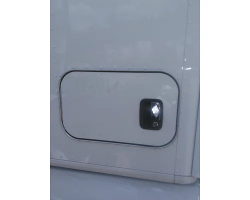 KENWORTH T680 DOOR, COMPARTMENT