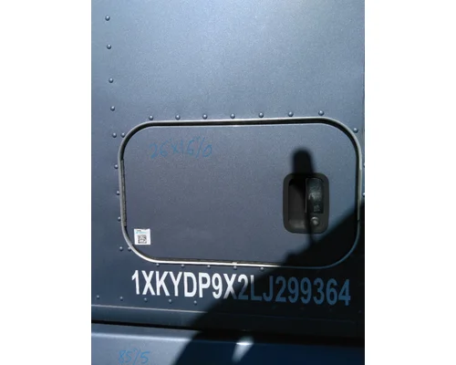 KENWORTH T680 DOOR, COMPARTMENT