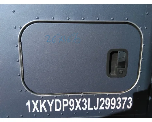 KENWORTH T680 DOOR, COMPARTMENT