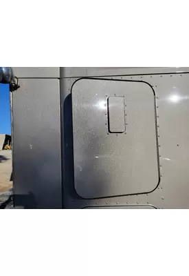 KENWORTH T680 DOOR, COMPARTMENT