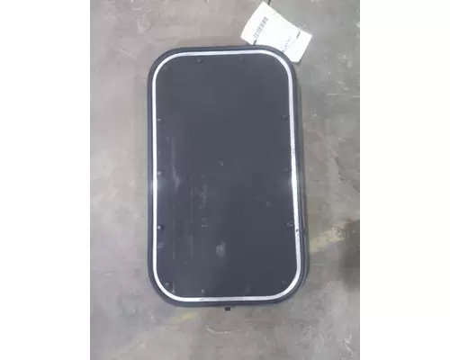 KENWORTH T680 DOOR, COMPARTMENT