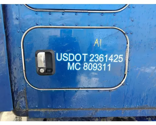 KENWORTH T680 DOOR, COMPARTMENT