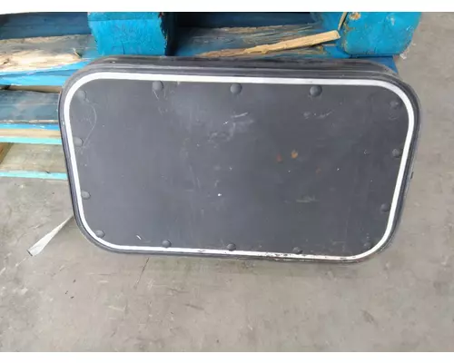 KENWORTH T680 DOOR, COMPARTMENT