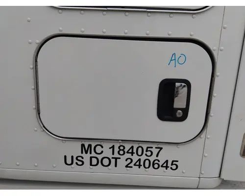 KENWORTH T680 DOOR, COMPARTMENT