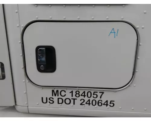 KENWORTH T680 DOOR, COMPARTMENT