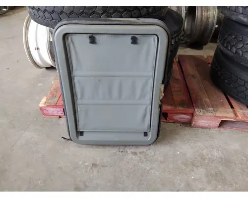 KENWORTH T680 DOOR, COMPARTMENT