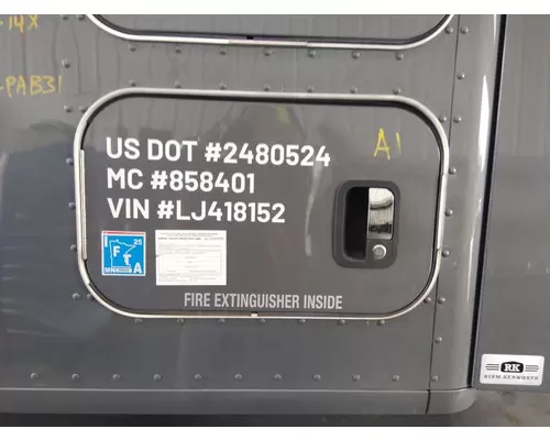 KENWORTH T680 DOOR, COMPARTMENT