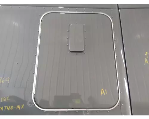 KENWORTH T680 DOOR, COMPARTMENT