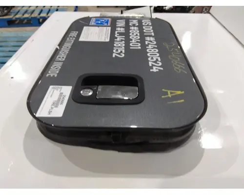 KENWORTH T680 DOOR, COMPARTMENT