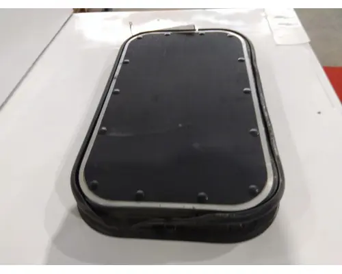 KENWORTH T680 DOOR, COMPARTMENT