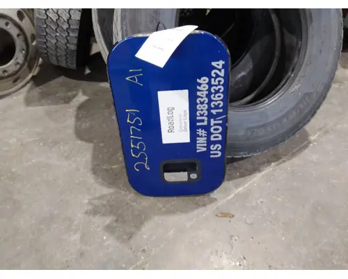 KENWORTH T680 DOOR, COMPARTMENT