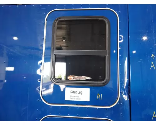 KENWORTH T680 DOOR, COMPARTMENT