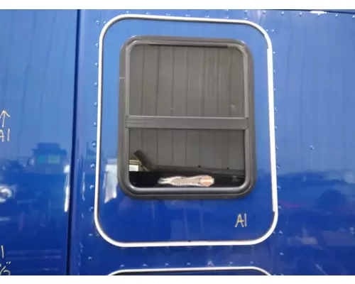 KENWORTH T680 DOOR, COMPARTMENT