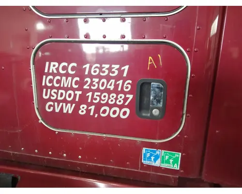 KENWORTH T680 DOOR, COMPARTMENT