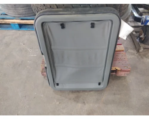 KENWORTH T680 DOOR, COMPARTMENT