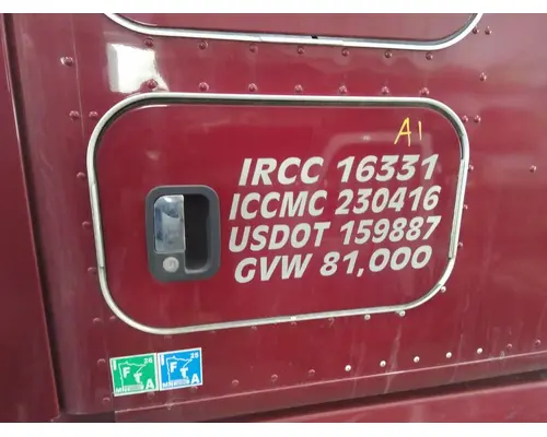 KENWORTH T680 DOOR, COMPARTMENT