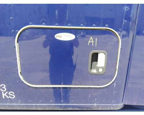 KENWORTH T680 DOOR, COMPARTMENT