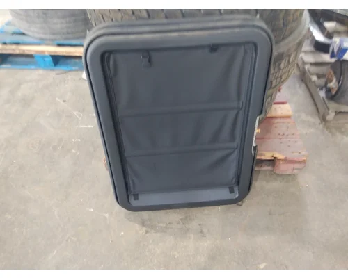 KENWORTH T680 DOOR, COMPARTMENT