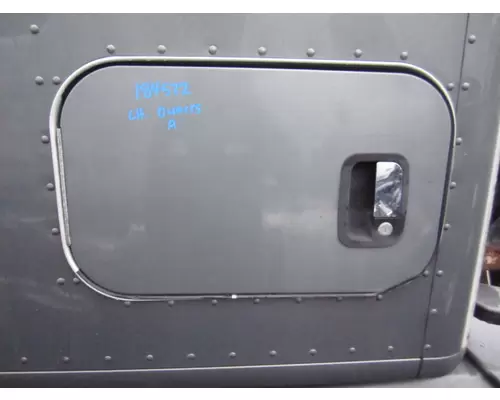 KENWORTH T680 DOOR, COMPARTMENT