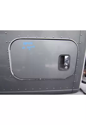 KENWORTH T680 DOOR, COMPARTMENT