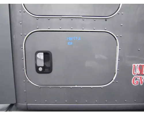 KENWORTH T680 DOOR, COMPARTMENT