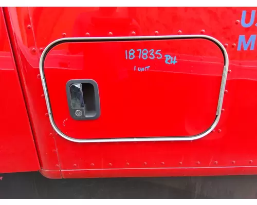 KENWORTH T680 DOOR, COMPARTMENT