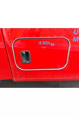 KENWORTH T680 DOOR, COMPARTMENT