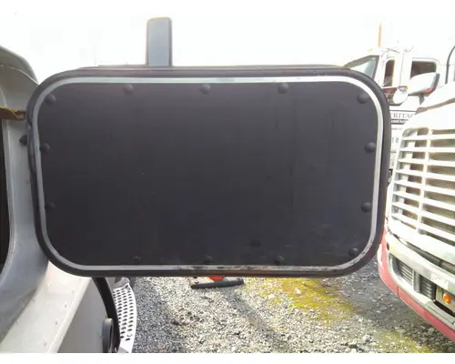 KENWORTH T680 DOOR, COMPARTMENT