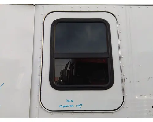 KENWORTH T680 DOOR, COMPARTMENT