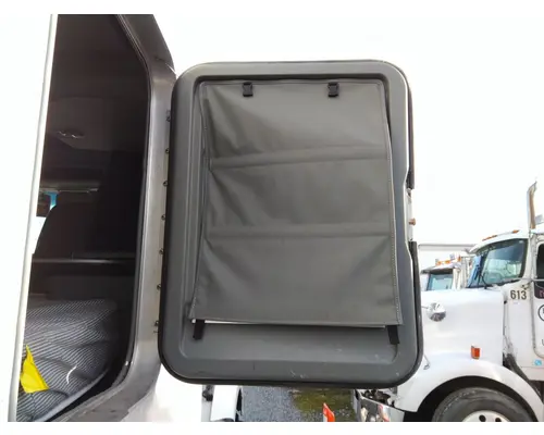 KENWORTH T680 DOOR, COMPARTMENT