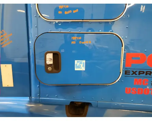 KENWORTH T680 DOOR, COMPARTMENT