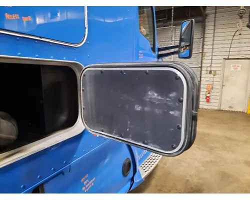 KENWORTH T680 DOOR, COMPARTMENT