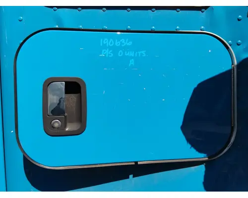 KENWORTH T680 DOOR, COMPARTMENT