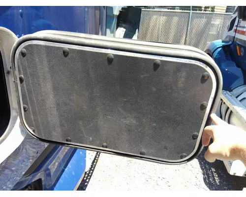 KENWORTH T680 DOOR, COMPARTMENT