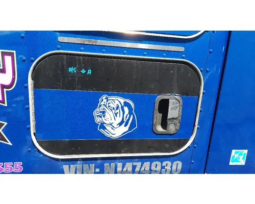 KENWORTH T680 DOOR, COMPARTMENT