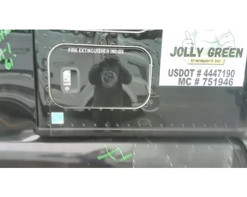 KENWORTH T680 DOOR, COMPARTMENT