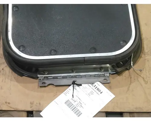 KENWORTH T680 DOOR, COMPARTMENT