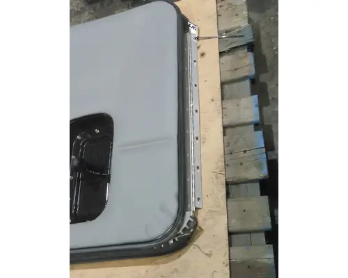 KENWORTH T680 DOOR, COMPARTMENT