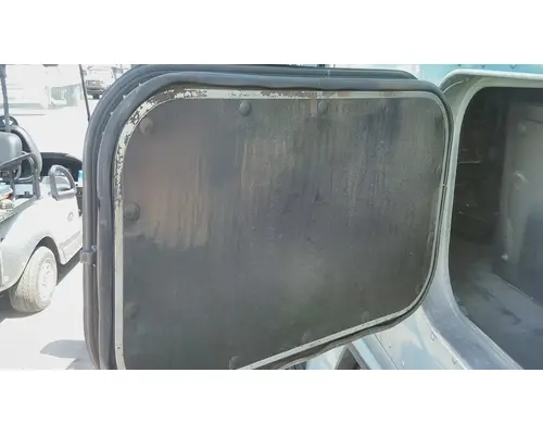 KENWORTH T680 DOOR, COMPARTMENT