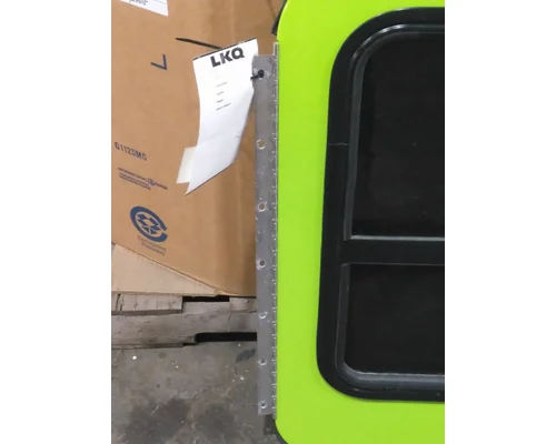 KENWORTH T680 DOOR, COMPARTMENT