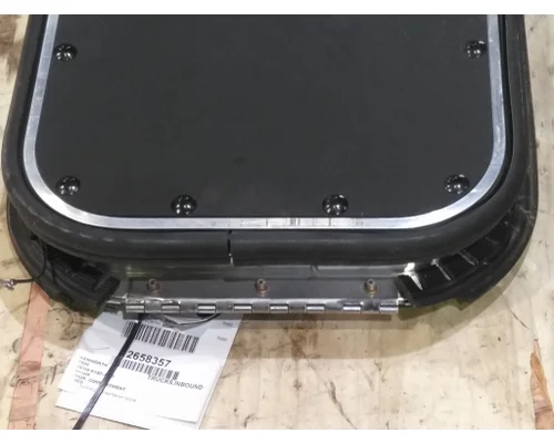 KENWORTH T680 DOOR, COMPARTMENT