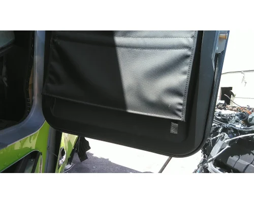 KENWORTH T680 DOOR, COMPARTMENT