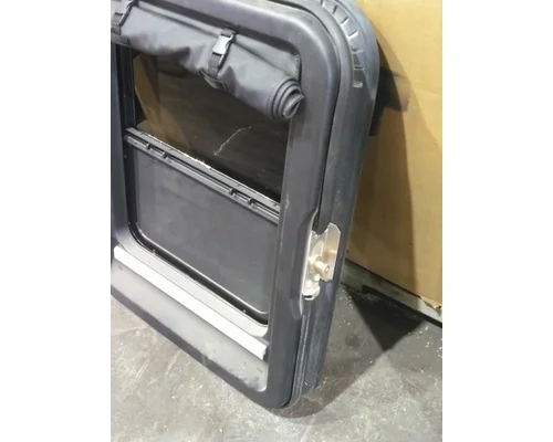KENWORTH T680 DOOR, COMPARTMENT