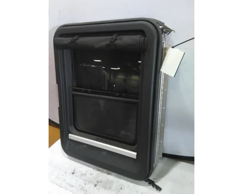 KENWORTH T680 DOOR, COMPARTMENT