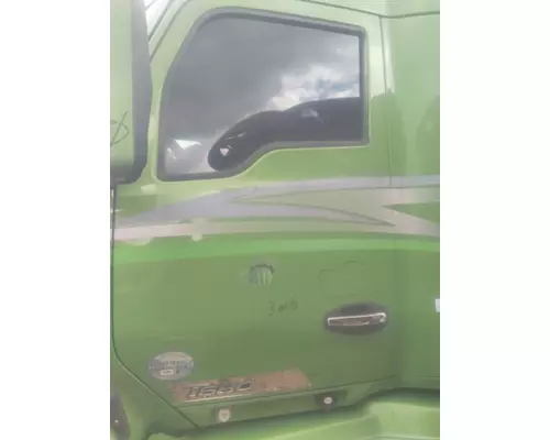 KENWORTH T680 DOOR ASSEMBLY, FRONT